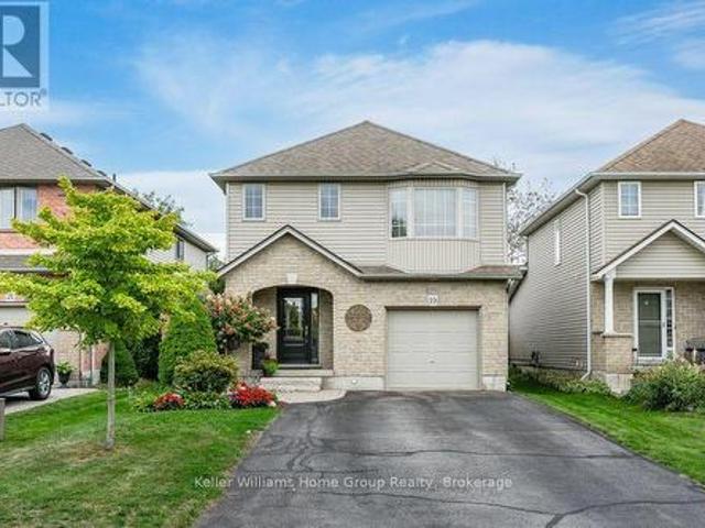 19 Peglar Crescent, Centre Wellington Fergus, ON, N1M 3T2 house for sale | Listing ID X13792 | Royal LePage
