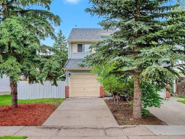 19 Pineview Drive, St. Albert, AB, T8N 4R5 house for sale | Listing ID E4497 | Royal LePage