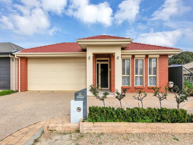19 Piovesan drive, PARALOWIE, SA 5108