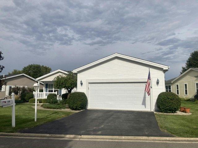 19 Rocking Horse Ln Unit 2010, Grayslake, IL 60030