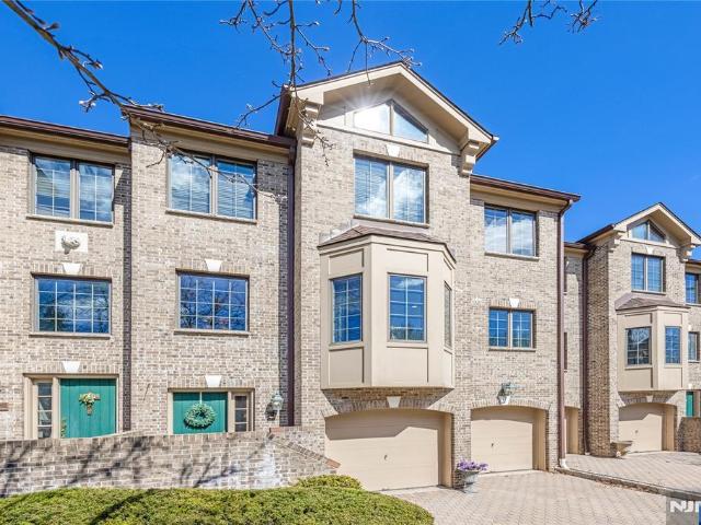19 Sherbrooke Court # 27