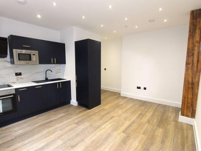 19 St Michaels Road, Northampton NN1, 1 bed flat to rent, £925 pcm | PrimeLocation
