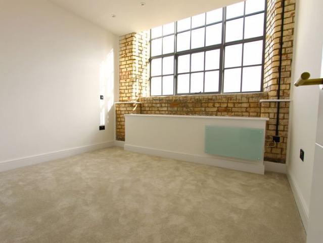19 St Michaels Road, Northampton NN1, 1 bed flat to rent, £925 pcm | PrimeLocation