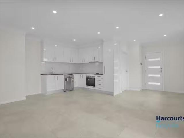 19 Stockade Place, Woodcroft House for rent Listed by Rajwant.