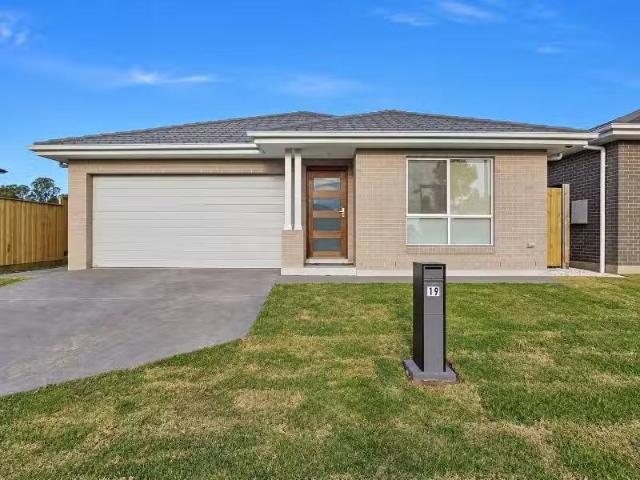 19 Starcevich Street, AIRDS House for rent Listed by Team Rad.