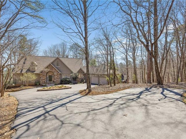 19 Summit Drive E