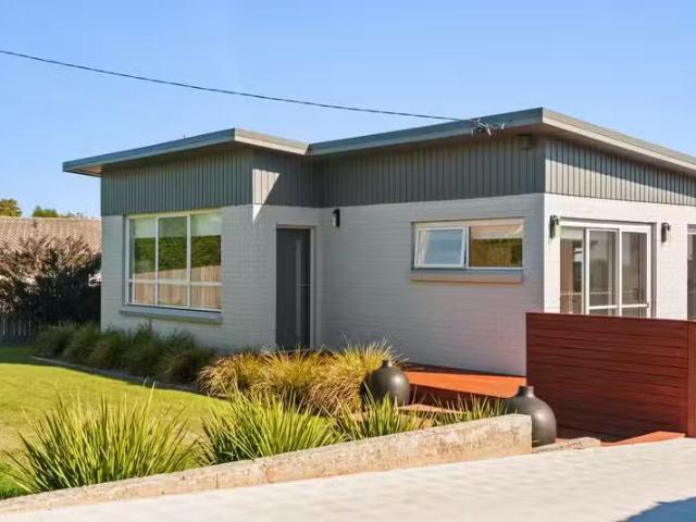 19 Surrey Street, DEVONPORT, TAS 7310 House for Rent