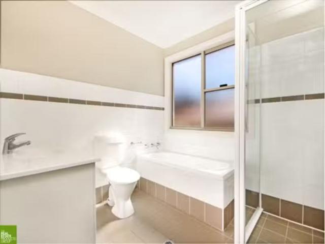 19A Bell Street, Keiraville Townhouse for rent Listed by Anne.