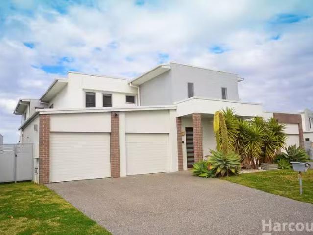19A Portside Crescent, Port Macquarie, NSW 2444 Townhouse fo.