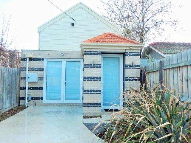 19A Riddell Parade, Elsternwick