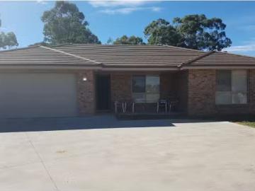 19B Illoura Street, Tamworth Apartment for rent Listed by Cou.