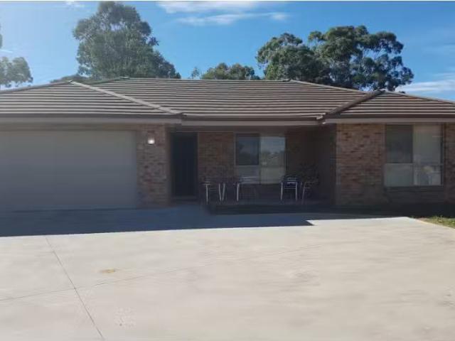 19B Illoura Street, Tamworth Apartment for rent Listed by Cou.