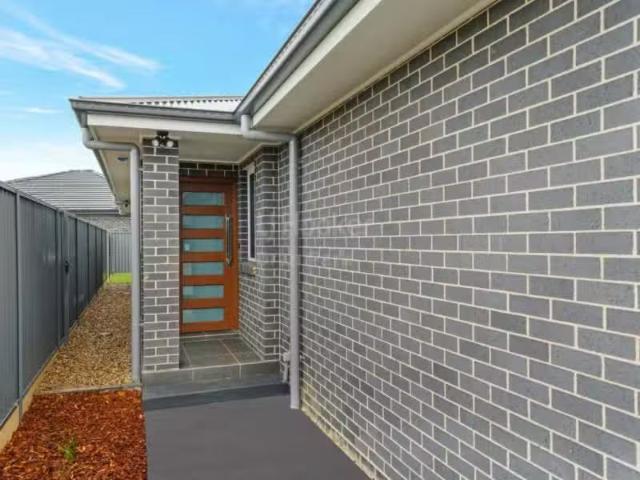 19B Sainsbury Road, CATHERINE FIELD House for rent Listed by.