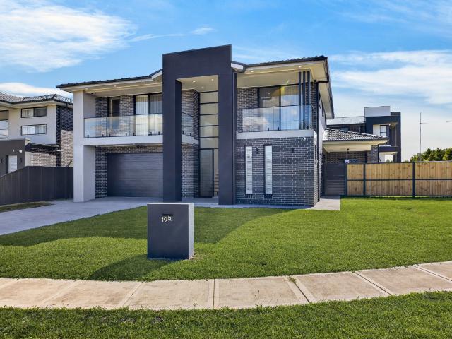 19b Stanham Circuit, Gledswood Hills, NSW, 2557