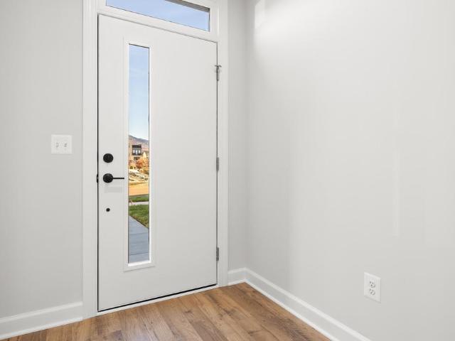 19E Wardell Crest