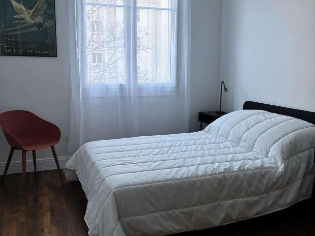 19ème PLACE DES FÊTES / RUE DES BOIS: APPARTEMENT MEUBLÉ DE