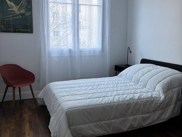 19ème PLACE DES FÊTES / RUE DES BOIS: APPARTEMENT MEUBLÉ DEUX P