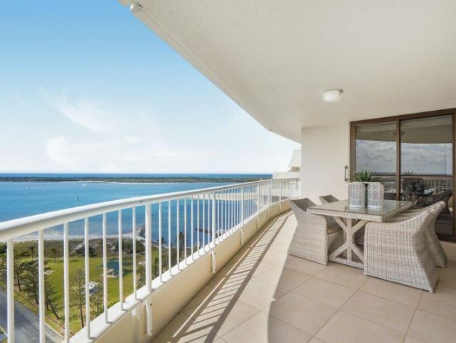 19th Floor Sub Penthouse | 274m2 | Panoramic Broadwater & Coastal Views