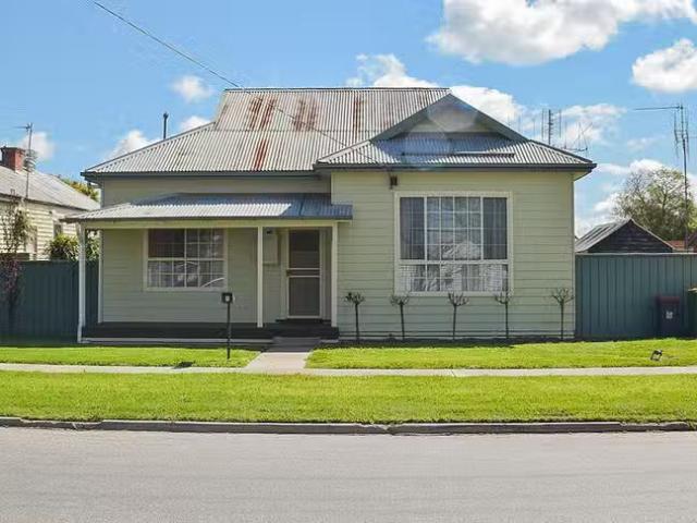 1 Muir Avenue, Kerang, VIC 3579