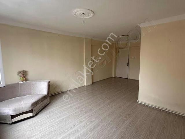1.murat Mahallesinde Oturuma Hazır Kiralık Geniş 3+1 Daire