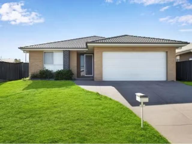 1 Malbec Street, CLIFTLEIGH House for rent Listed by Craig An.