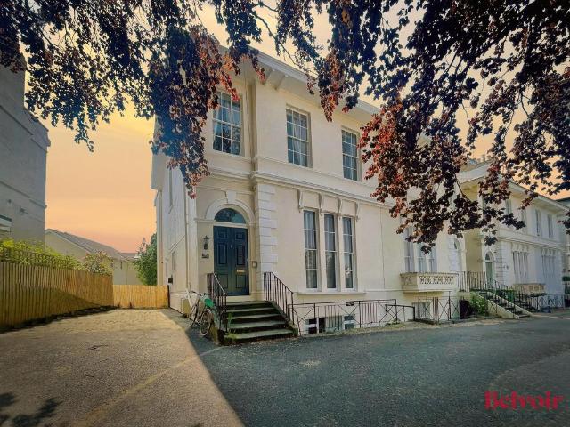1 Malvern Place, Cheltenham GL50 1 bed apartment to rent £1,000 pcm £231 pw