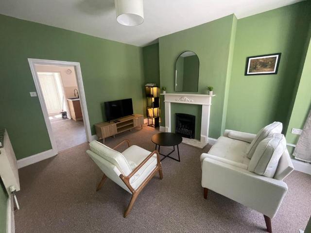 1 Manvers Street, Hull HU5 2 bed house to rent £652 pcm £150 pw
