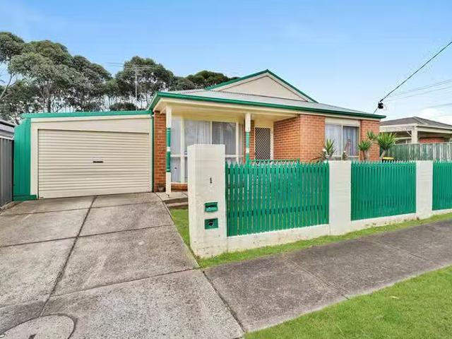 1 Marinda Drive, Skye, VIC 3977