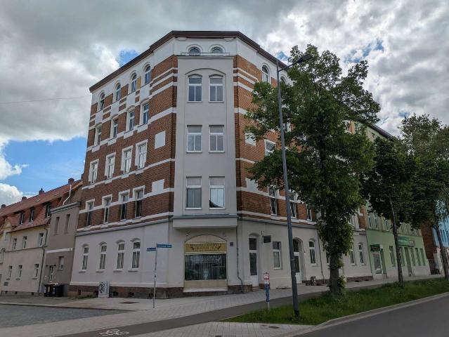 1 Miete KM ! Schöne freundliche 1 Zi WE mit Laminat, sep. Küche und Duschbad im Süden von Halle