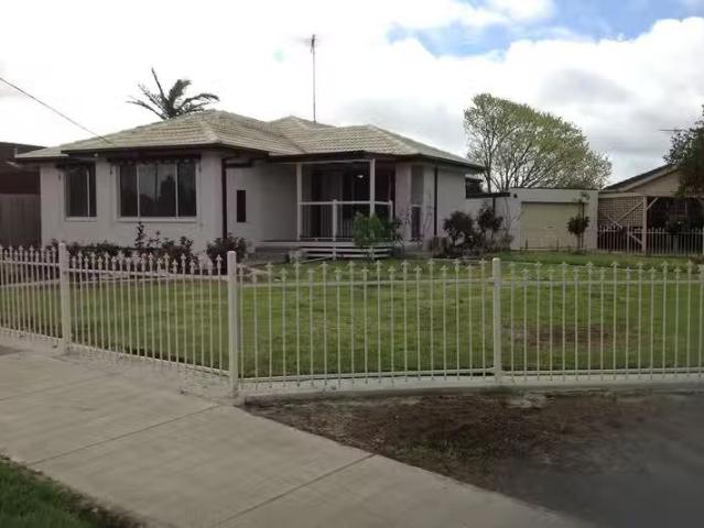 1 Millbank Court, Norlane, VIC 3214 House for Rent