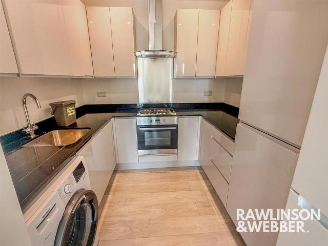 1 Molesey Road, West Molesey KT8 2 bed apartment to rent £1,695 pcm £391 pw