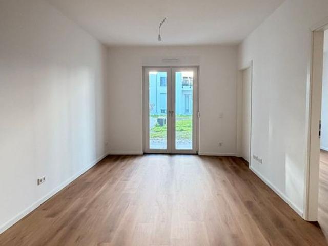 1 Monat mietfrei – Helle 2 Zimmer Wohnung mit Einbauküche und Terrasse, ideal für Berlin Pendler