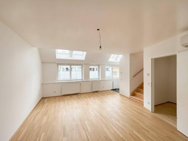 1 Monat Mietfrei! Lichtdurchflutete 2 Zimmer Maisonettewohnung mit Klimaanlage!