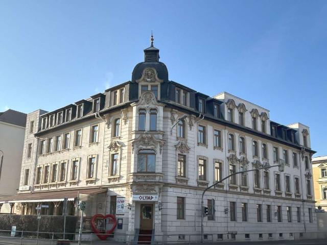 1 Monat kaltmietfrei Sanierte 3 Zimmer Wohnung mit EBK, Erker und stilvollen Stuckelemente