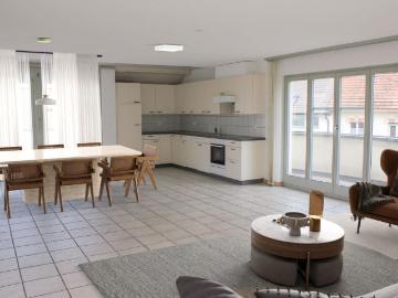 1 month's free net rent Atypical 4.5 room duplex with more than 200 m2