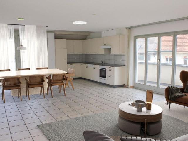 1 month's free net rent Atypical 4.5 room duplex with more than 200 m2