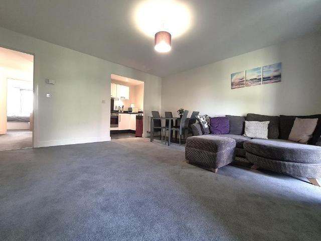 1 Needleman Close, Colindale, London. 2 bed flat to rent £2,150 pcm £496 pw