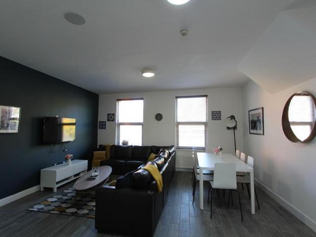 1 Nicander Road, Liverpool L18 8 bed house to rent £5,027 pcm £1,160 pw