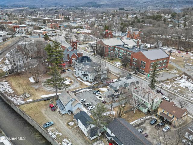1 Noble Pl, Adams, MA 01220 | MLS #73487