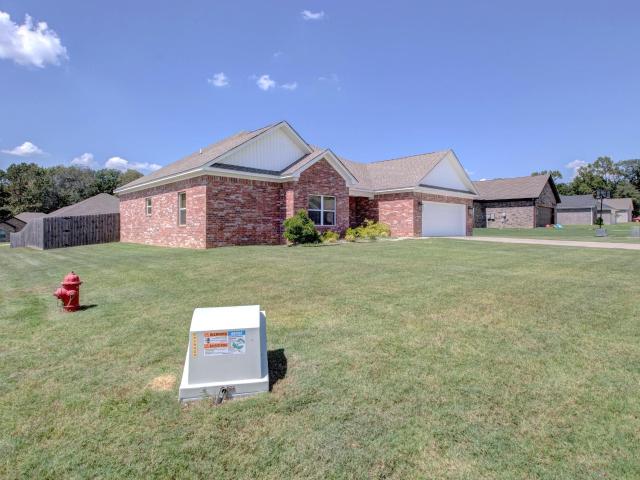 1 Oaks Lane