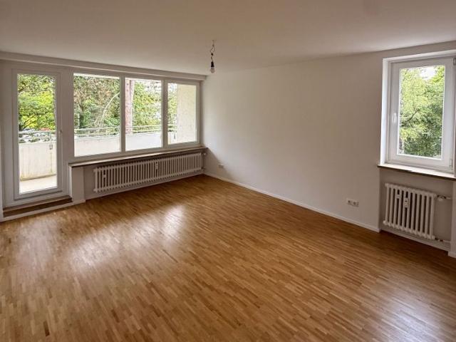 1. Obergeschoss mit Balkon, 3,5 Zimmer und Parkett in München – Ferdinand Kobell Straße