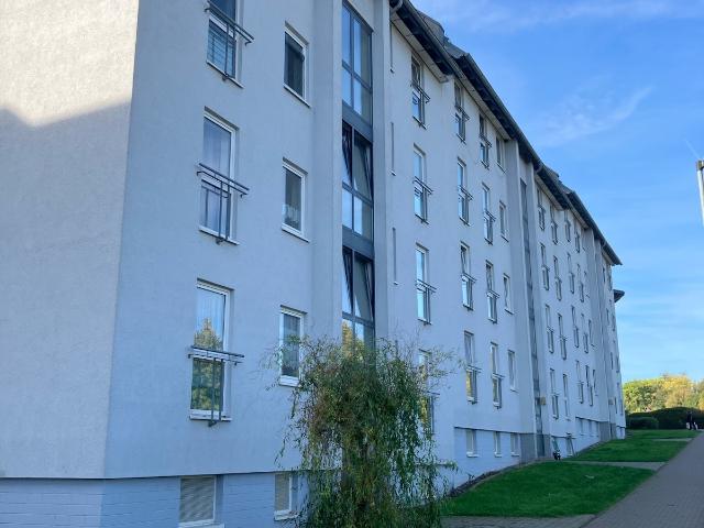 1.Obergeschoss, ruhige Gegend und geräumige Wohnung WBS benötigt!