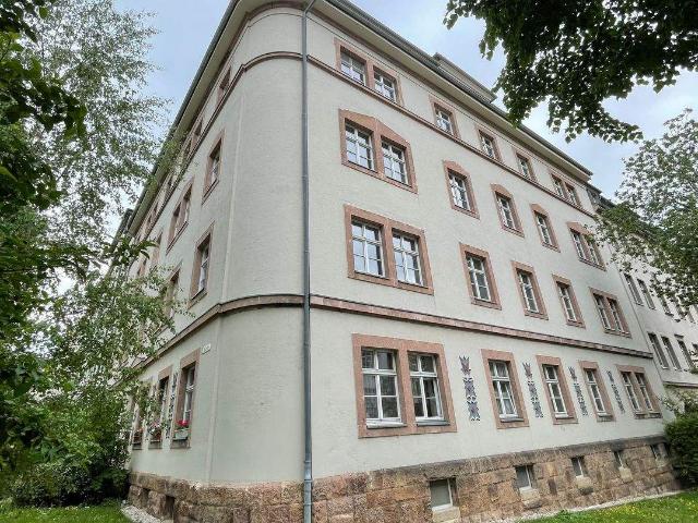 1. OG mit Aufzug / neues Laminat wird verlegt oder Kaltmietfrei mÃ¶gl