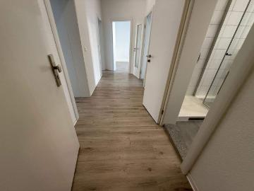 1. OG mit EBK * / Balkon an der KÃ¼che / WG geeignet frei ab 1.9.26