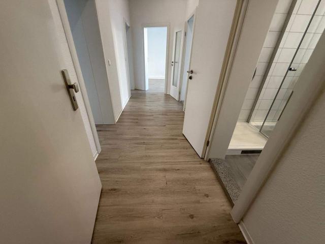 1. OG mit EBK * / Balkon an der KÃ¼che / WG geeignet frei ab 1.9.26