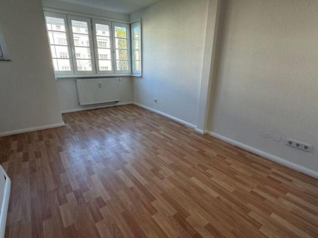 1. OG ! geräumige Küche Außenstellplatz am Heimgarten !