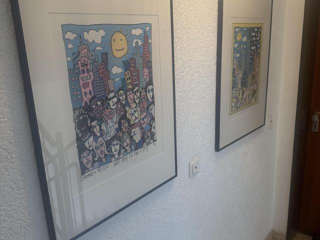 1.OG, Kernsaniertes Bad m. Fenster, Süd Westbalkon m. viel Sonne, im Grünen gelegen
