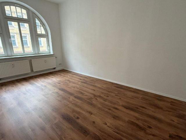 1.OG TOP Saniert ! KÃ¼che mit Balkonzugang / Bad mit Wanne u.v.m