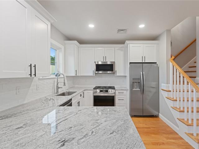 1 Old County Village Way E