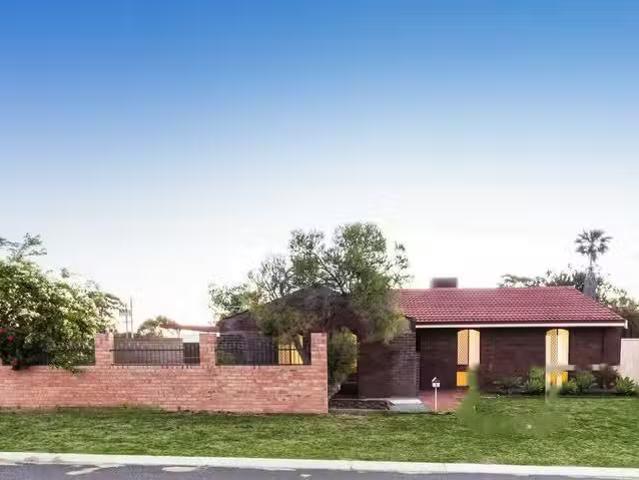 1 Aubrey Court, WANNEROO, WA 6065 House for Rent